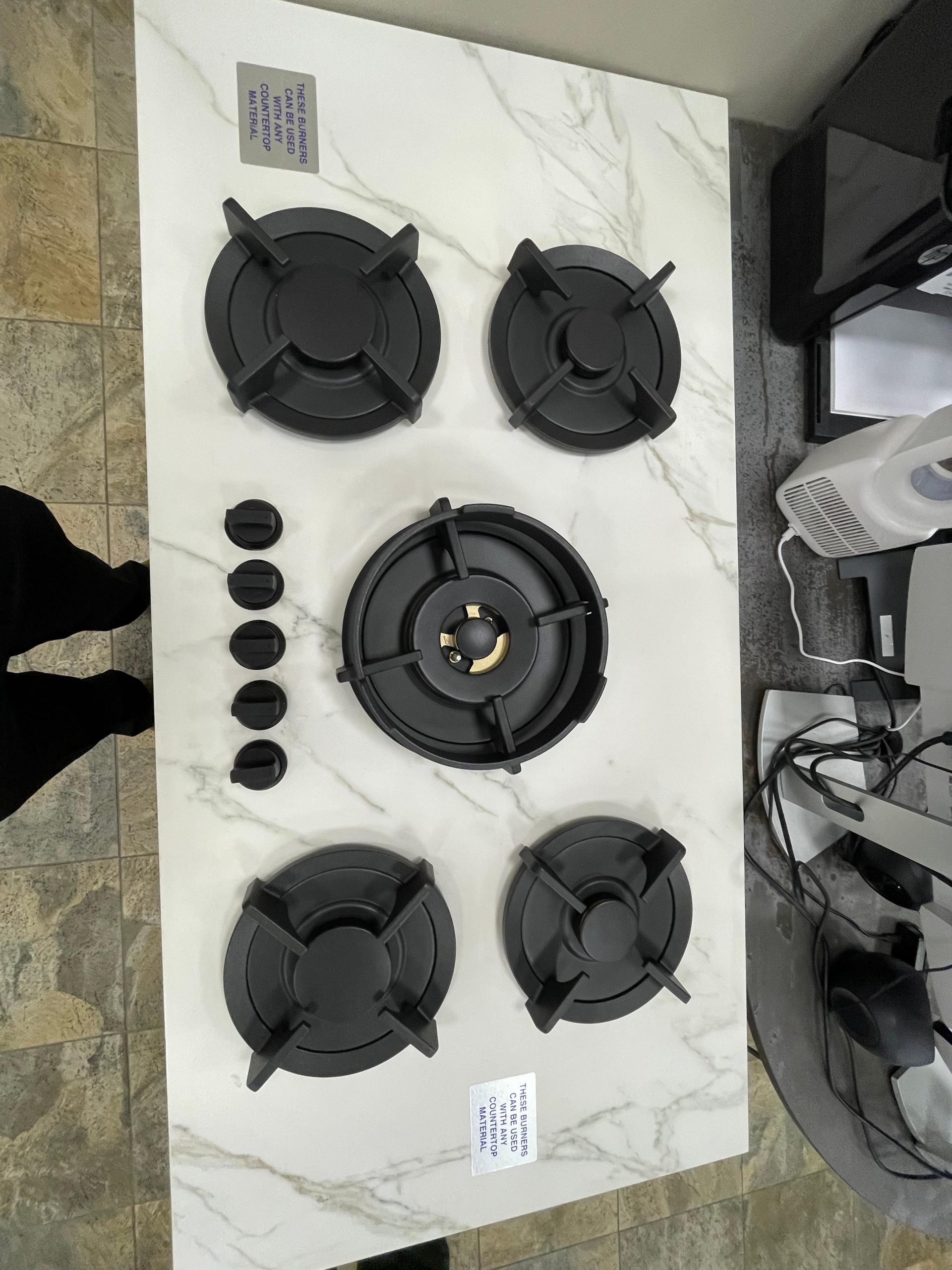 “Open Box” Pitt 36″ Gas Cooktop ELBRUS